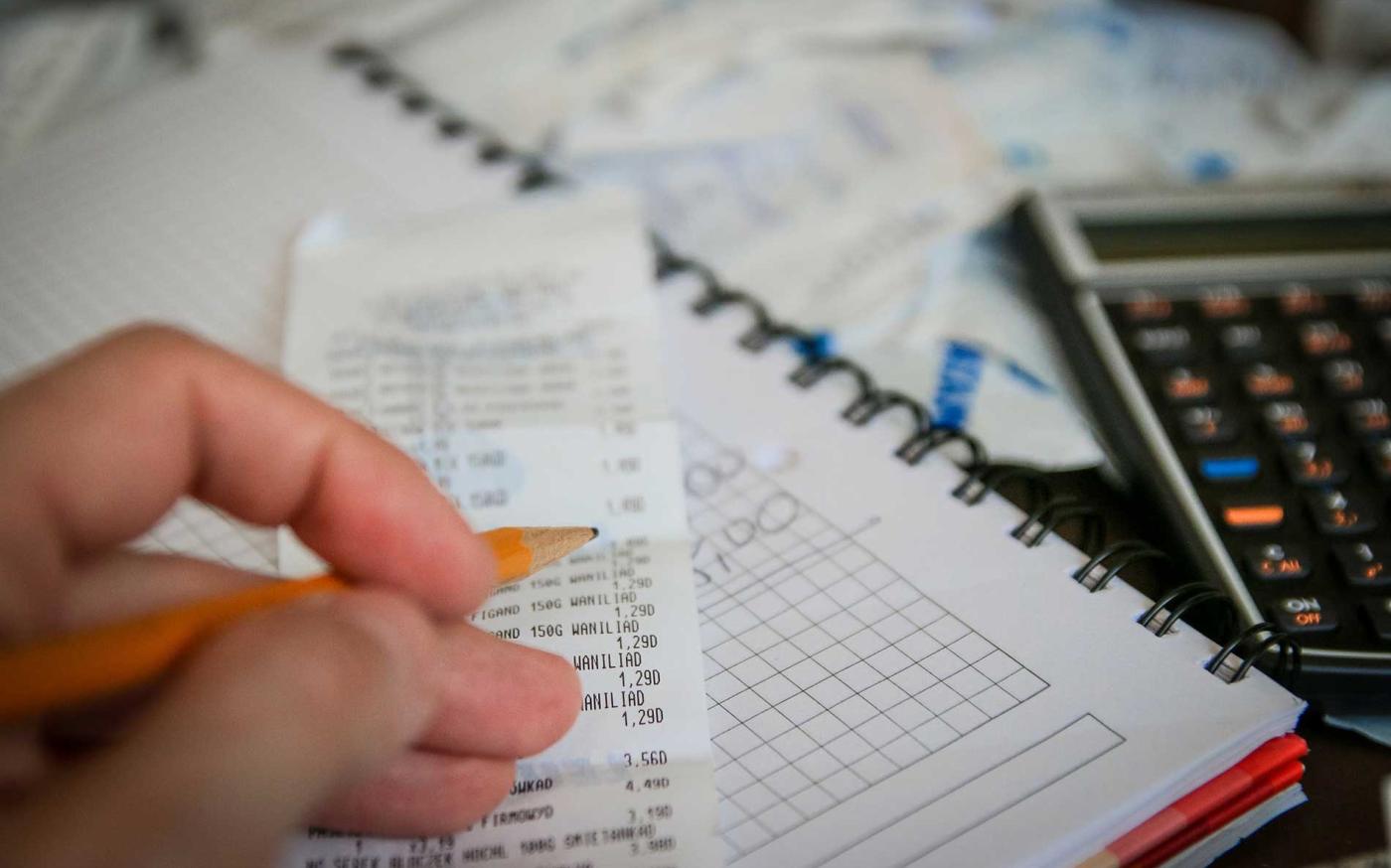 Receipt and calculator.